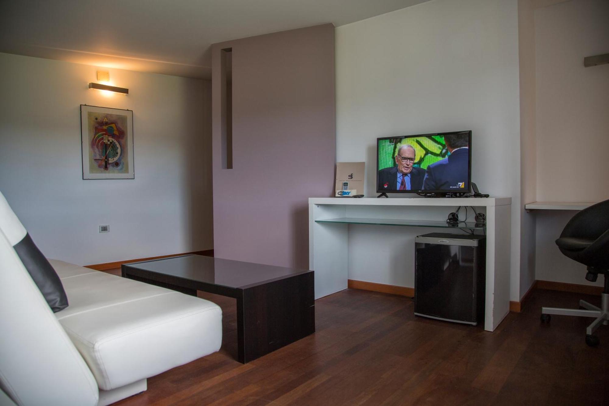 Hotel San Francesco Borgomanero Εξωτερικό φωτογραφία